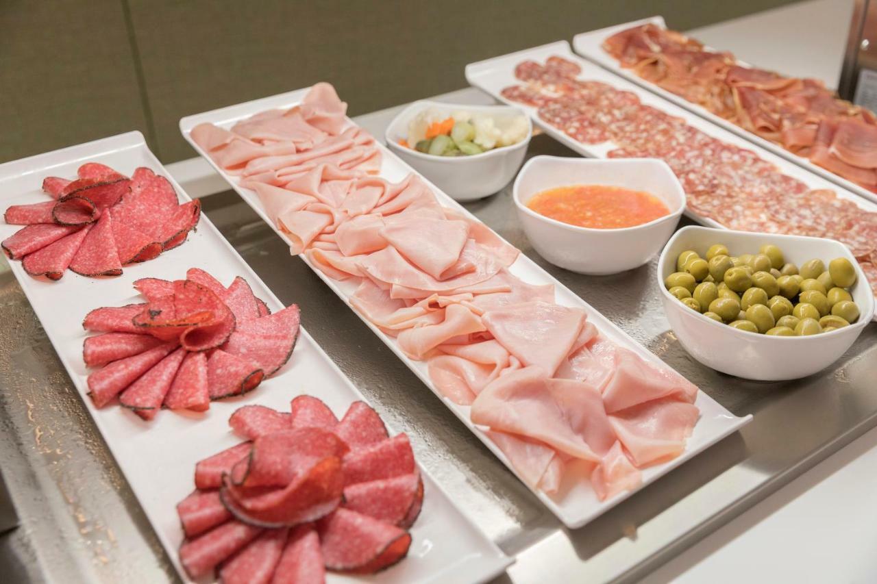 HM Ayron Park Otel Playa de Palma  Dış mekan fotoğraf Cold cuts