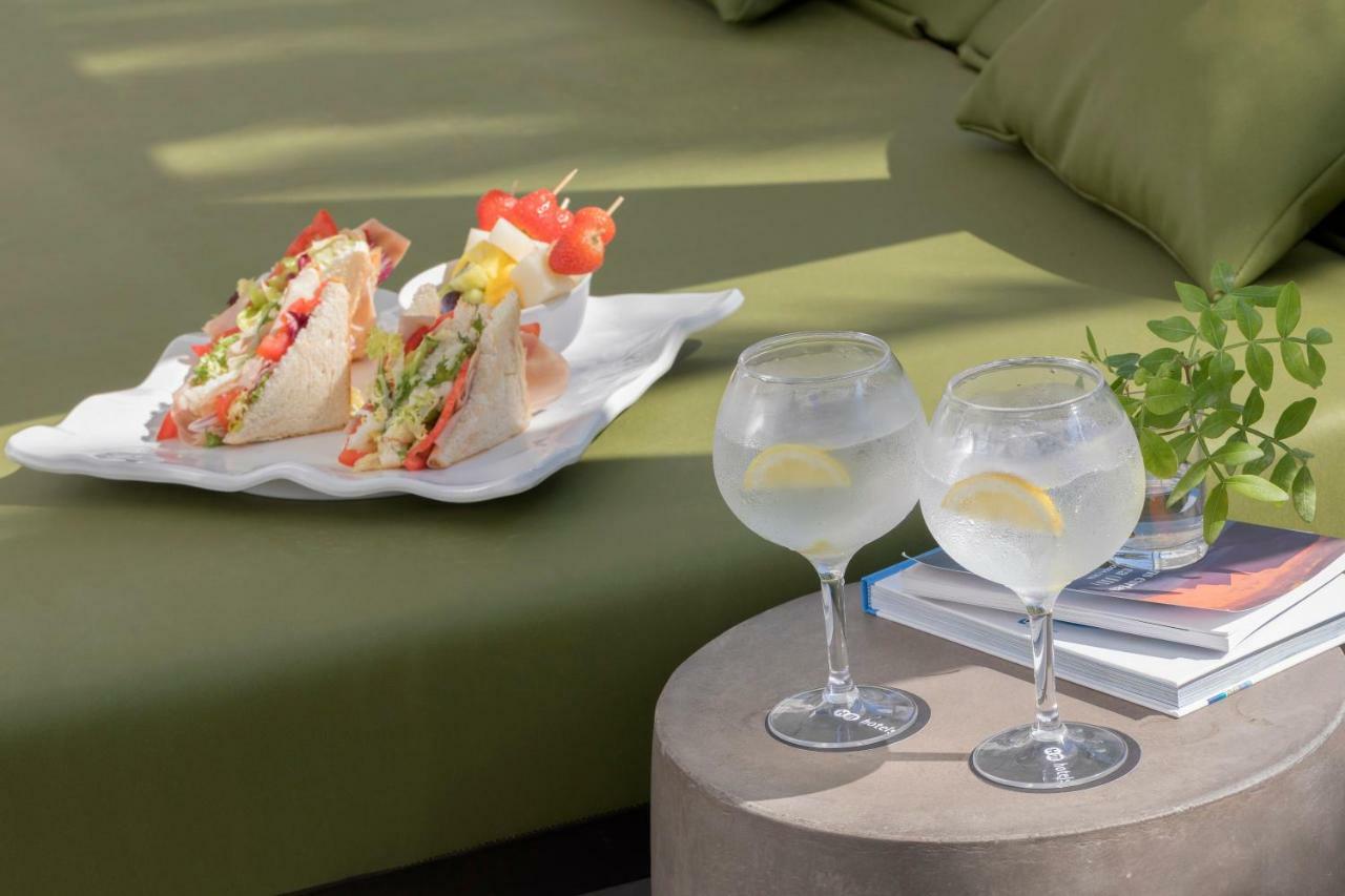 HM Ayron Park Otel Playa de Palma  Dış mekan fotoğraf Glasses of S.PELLEGRINO Sparkling Water